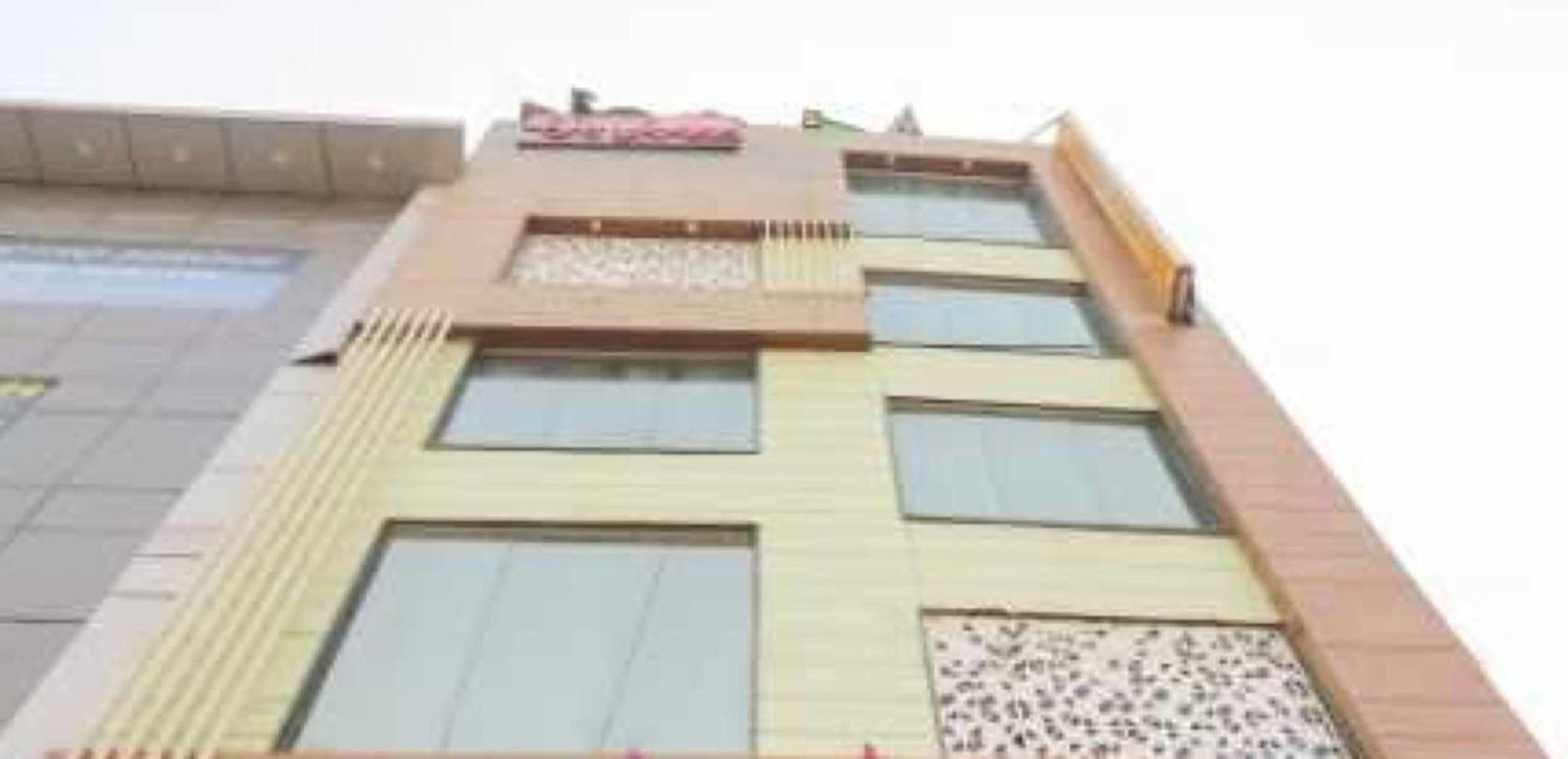 Hotel O Discovery Inn New Delhi Buitenkant foto